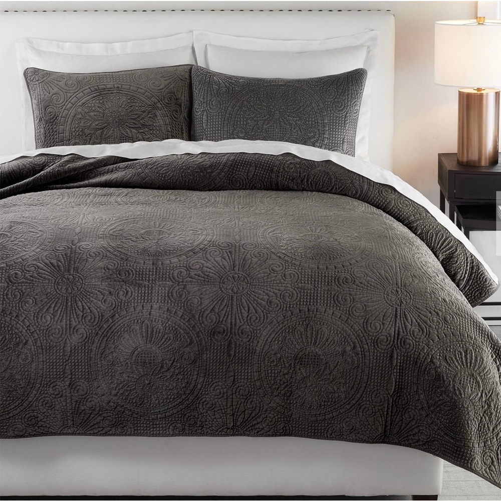 Pottery Barn velvet medallion king quilt gray - Picture 3 of 10
